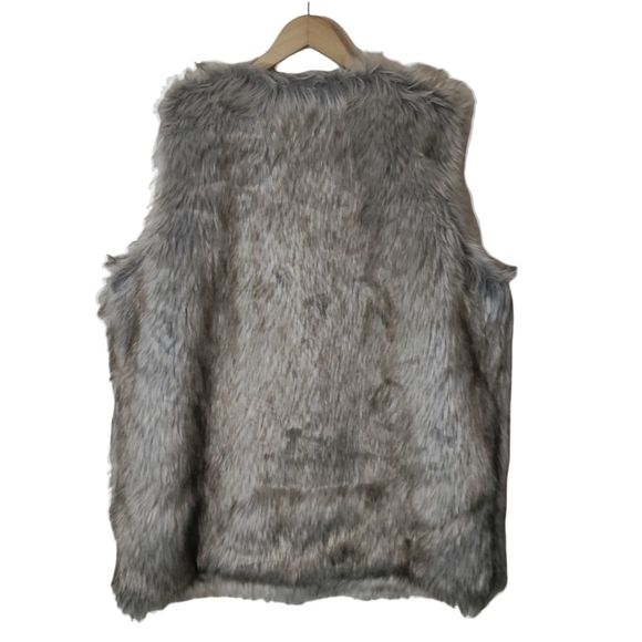 Women's Faux Fur Vest in Gray - Picture 2 of 5
